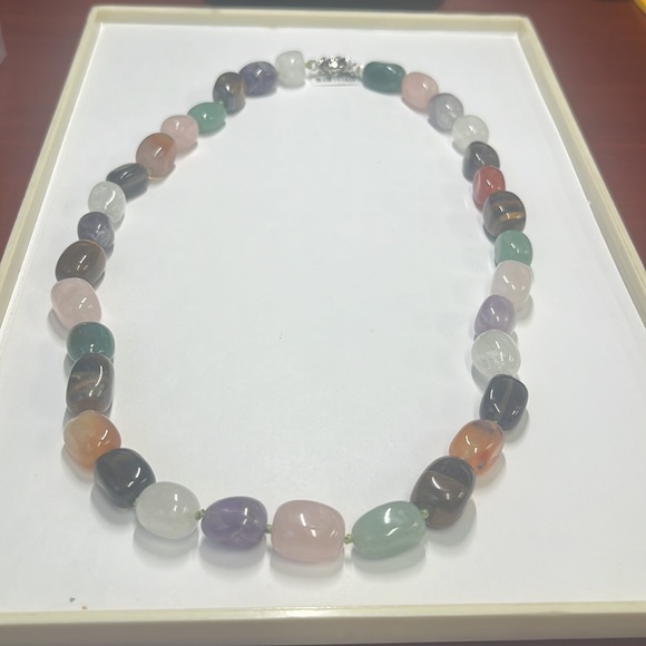 Mix-Colored Rock Necklace - Picture 2 of 3